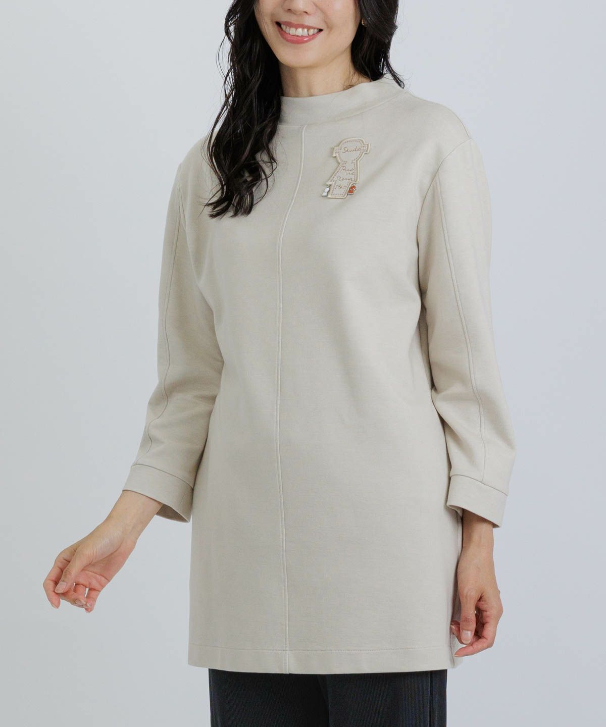 モデル着用画像（ベージュ）