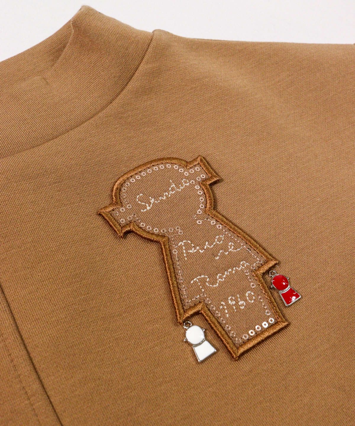 ワッペン部分（キャメル）