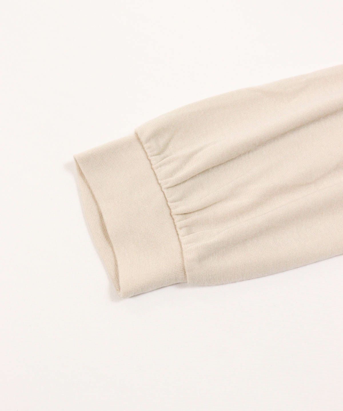 袖口部分（ベージュ）