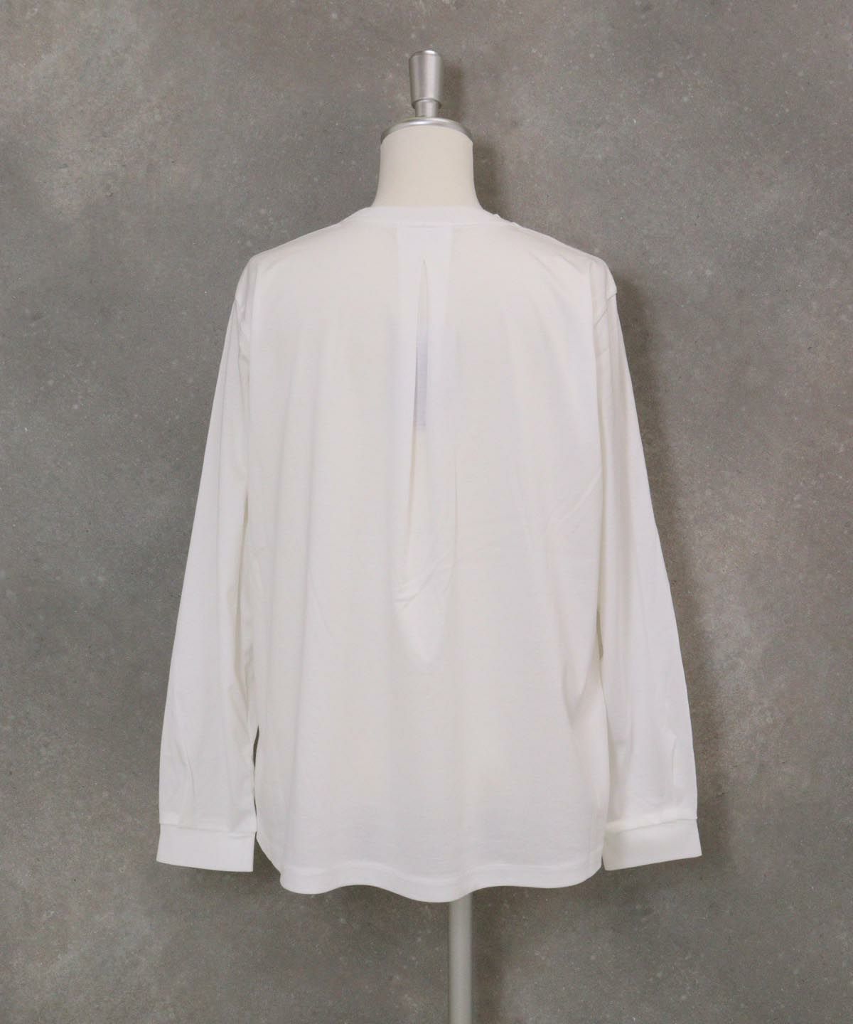 コットン混刺繍冷感プルオーバー(ホワイト)後ろ