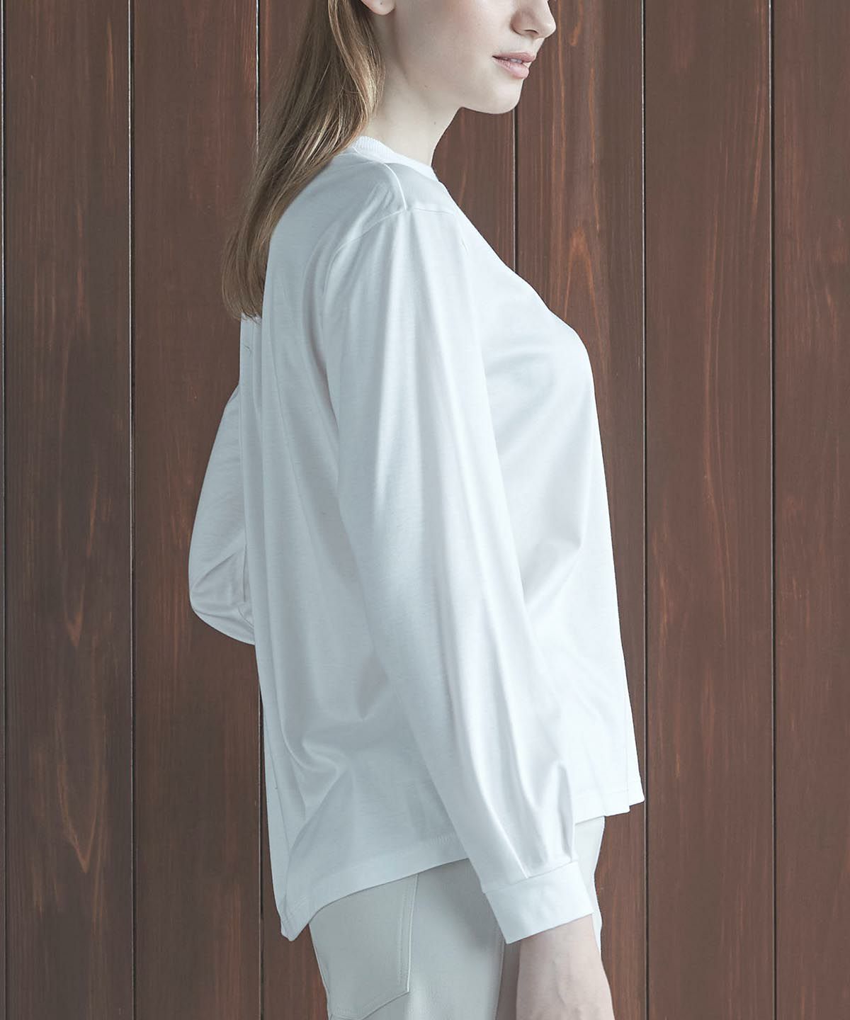 モデル着用画像(ホワイト)