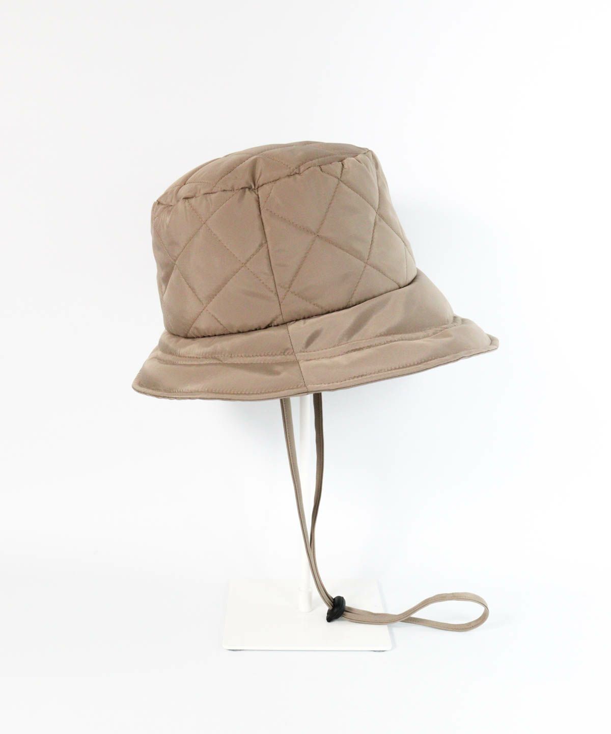  ストラップ付キルトハット横（キャメル）