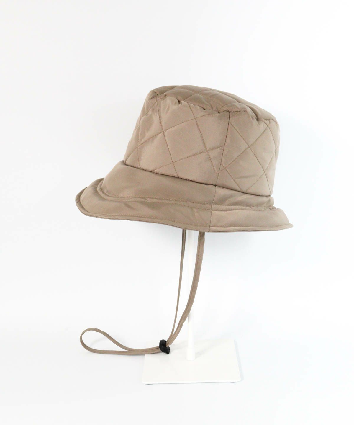  ストラップ付キルトハット横（キャメル）