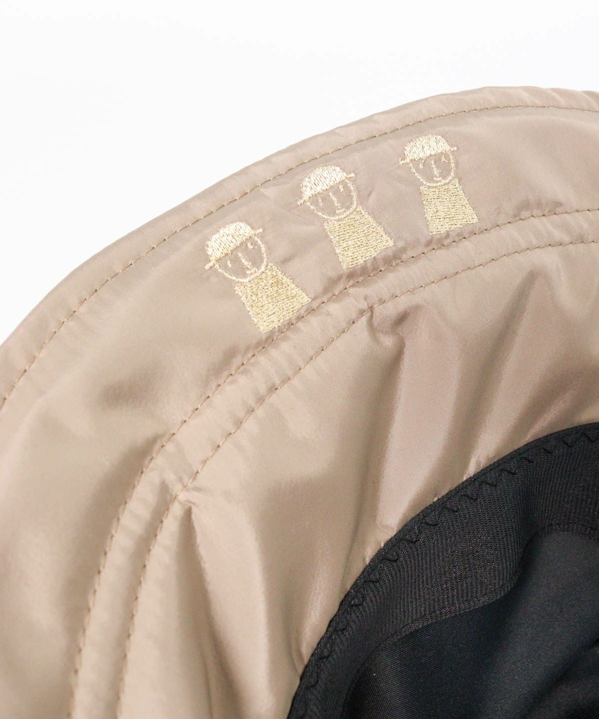 ピコ刺繍部分（キャメル）