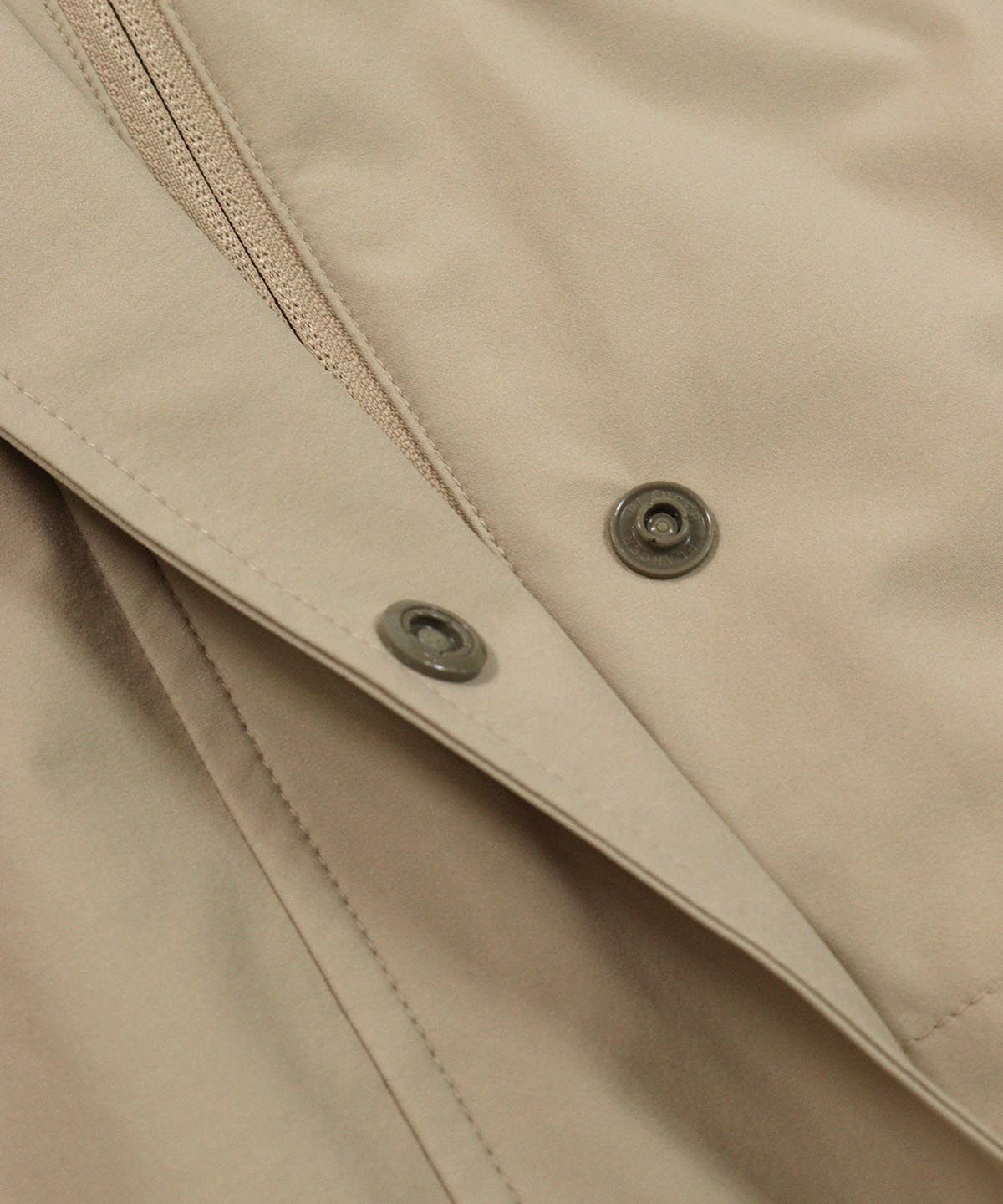 ボタン(ベージュ)