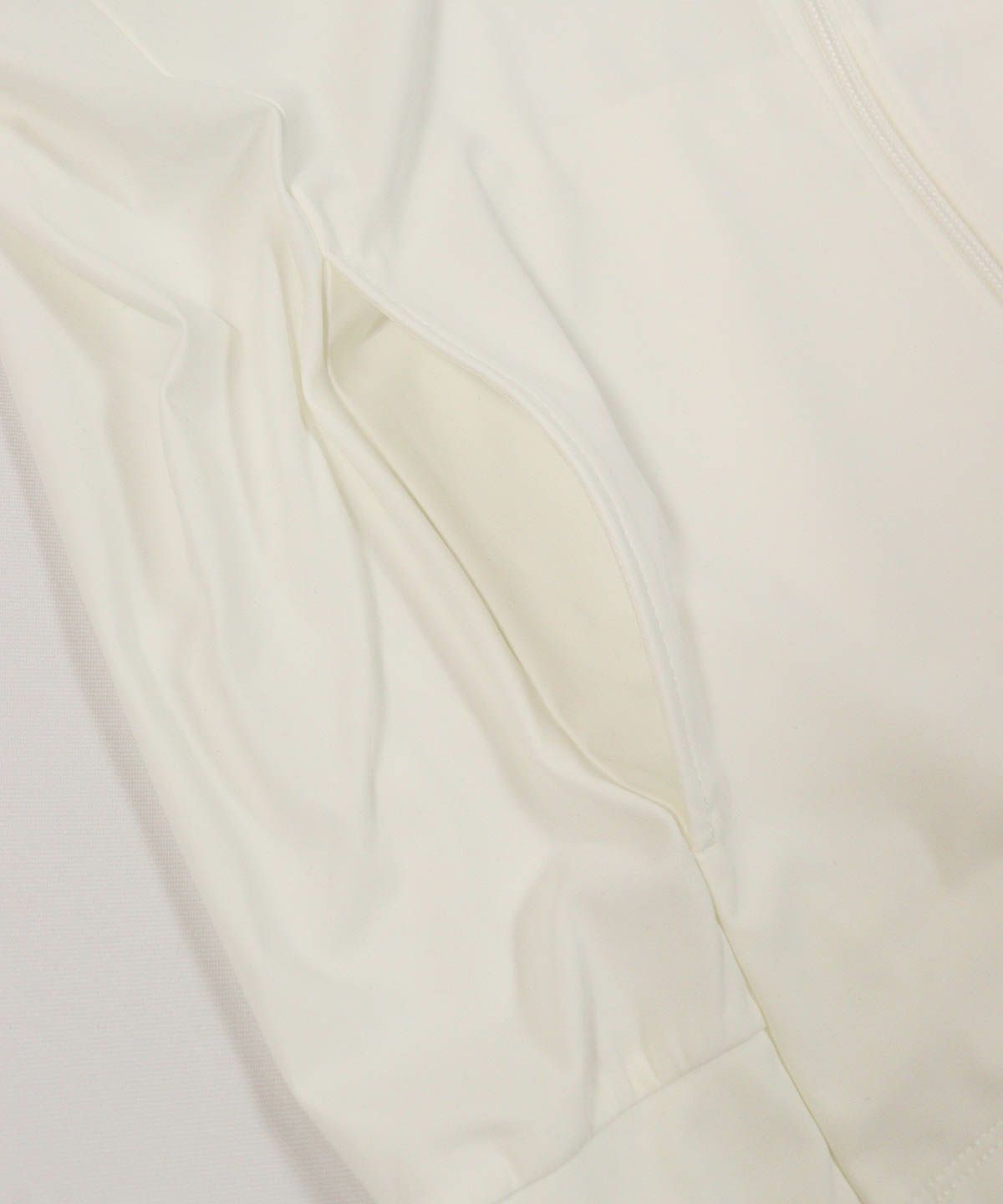 ポケット部分（ホワイト）