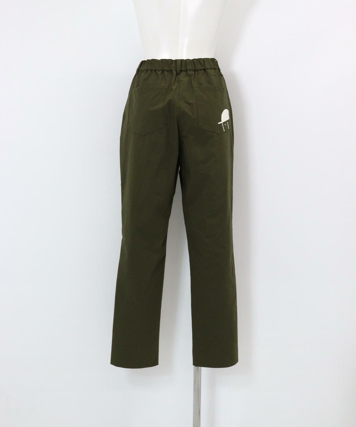 UV撥水ベーシックパンツ(カーキ)後ろ