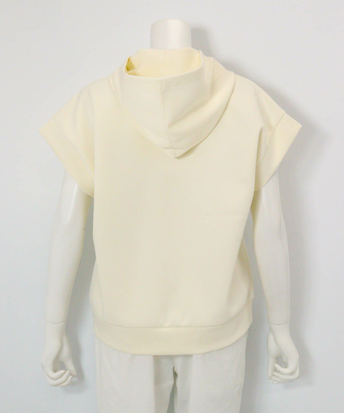 UV冷感ダンボール半袖プルパーカー後（ホワイト）