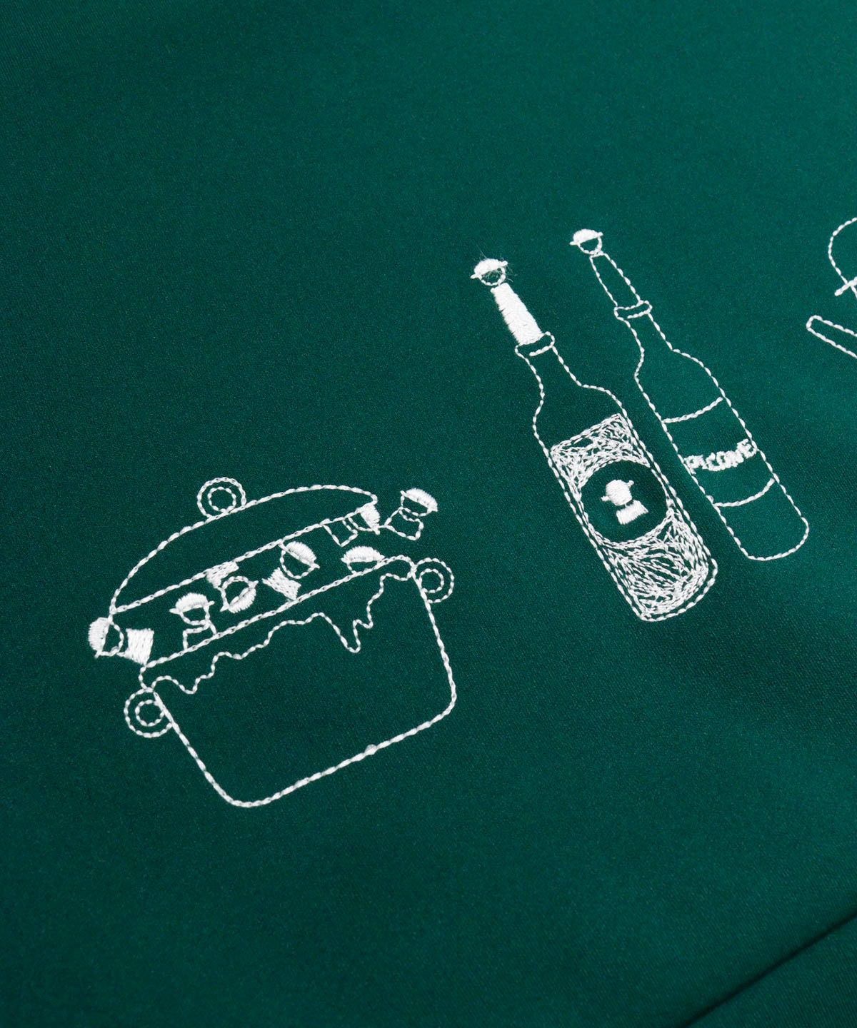 胸元デザイン部分（グリーン）