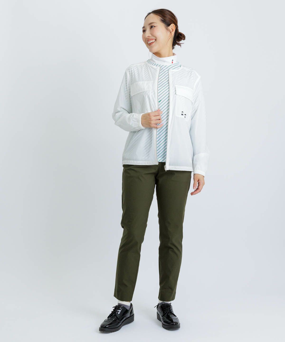モデル着用画像(ホワイト×グリーン)