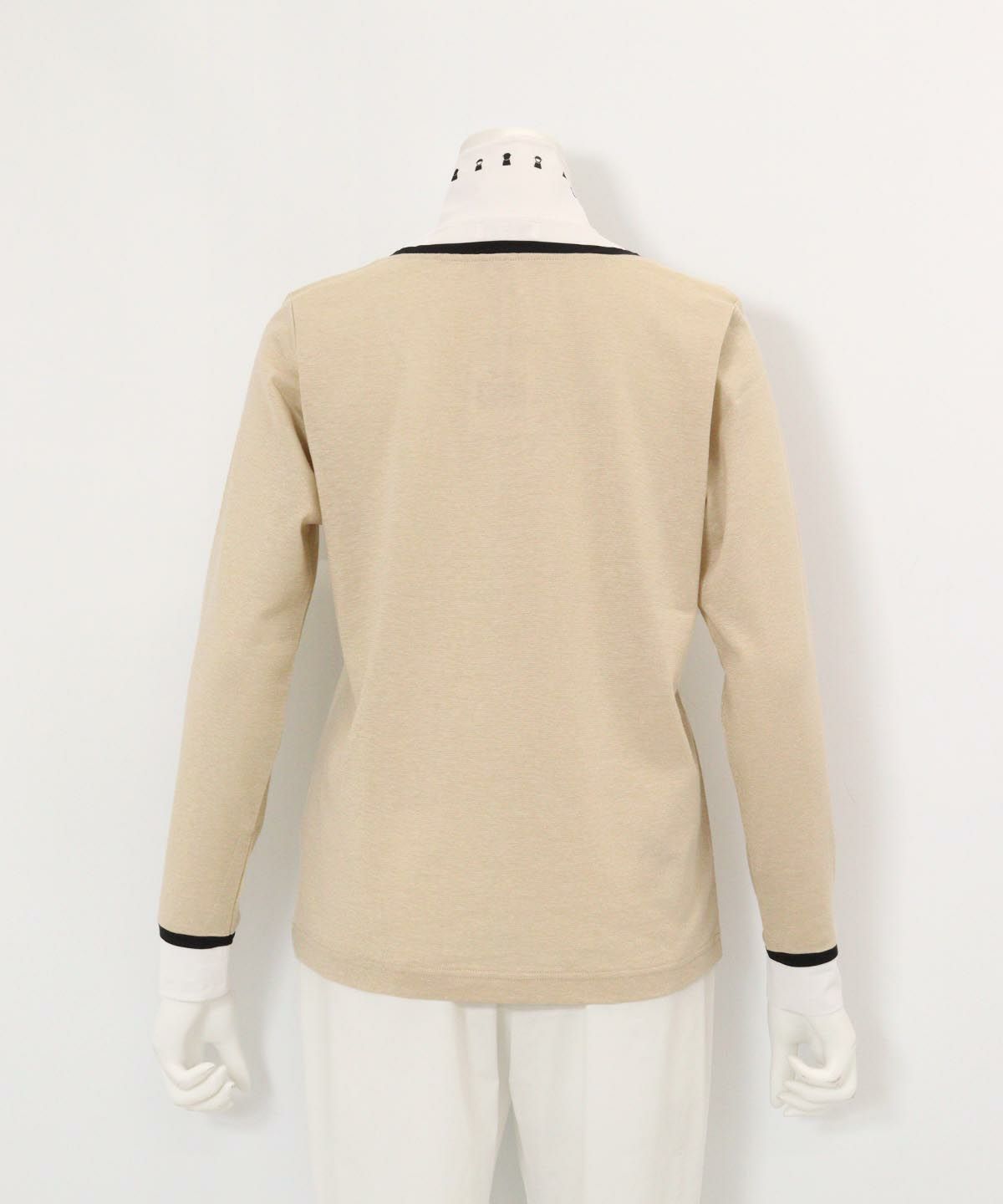 レイヤード風プルオーバー(ベージュ)後ろ