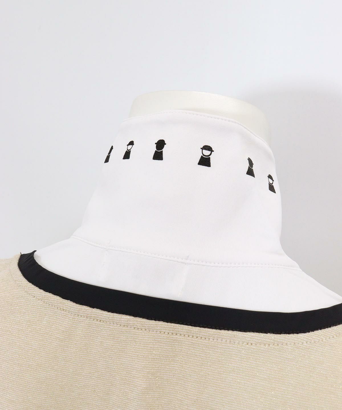 首元後ろ(ベージュ)