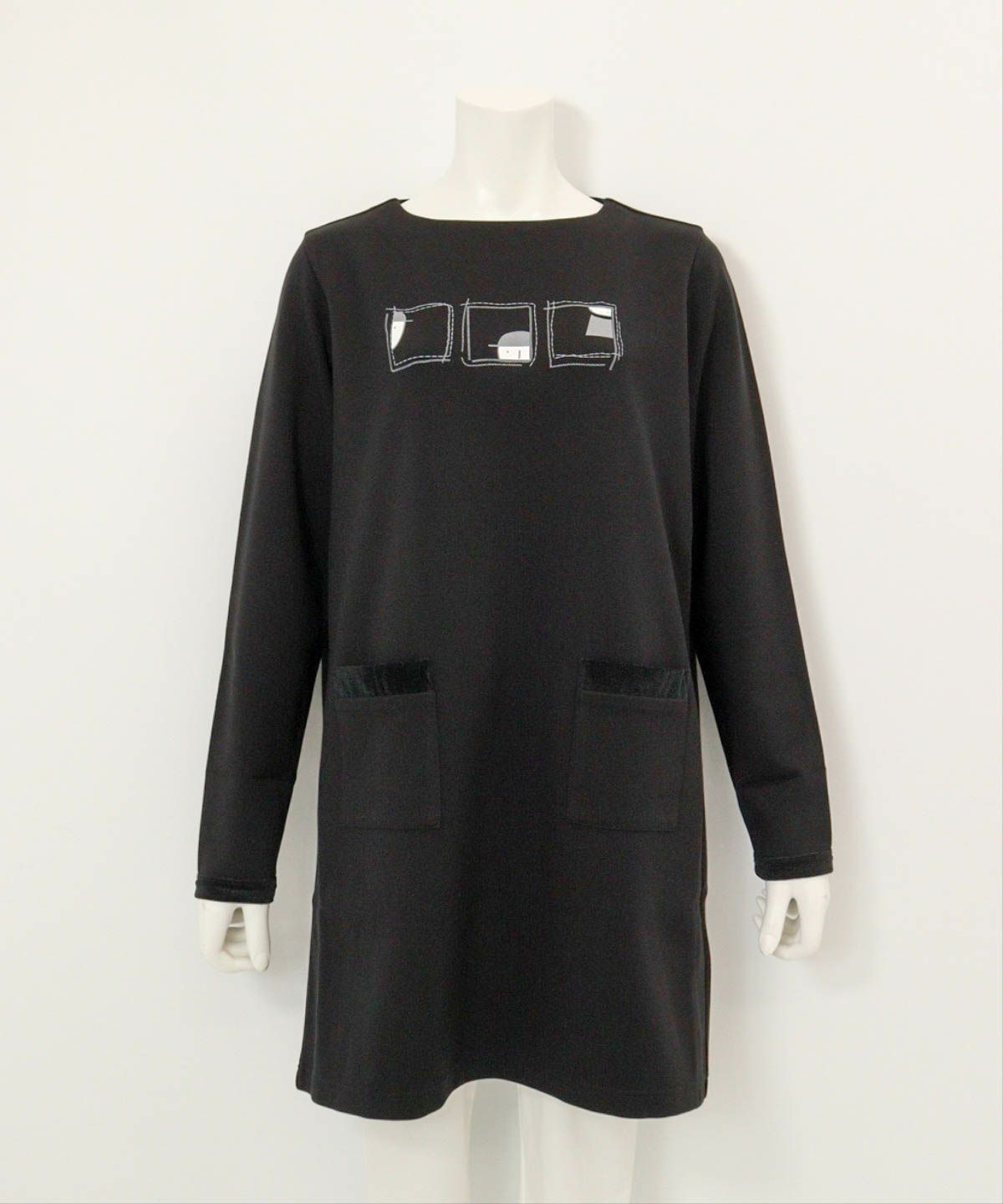 フロントポケット発熱チュニック（ブラック）