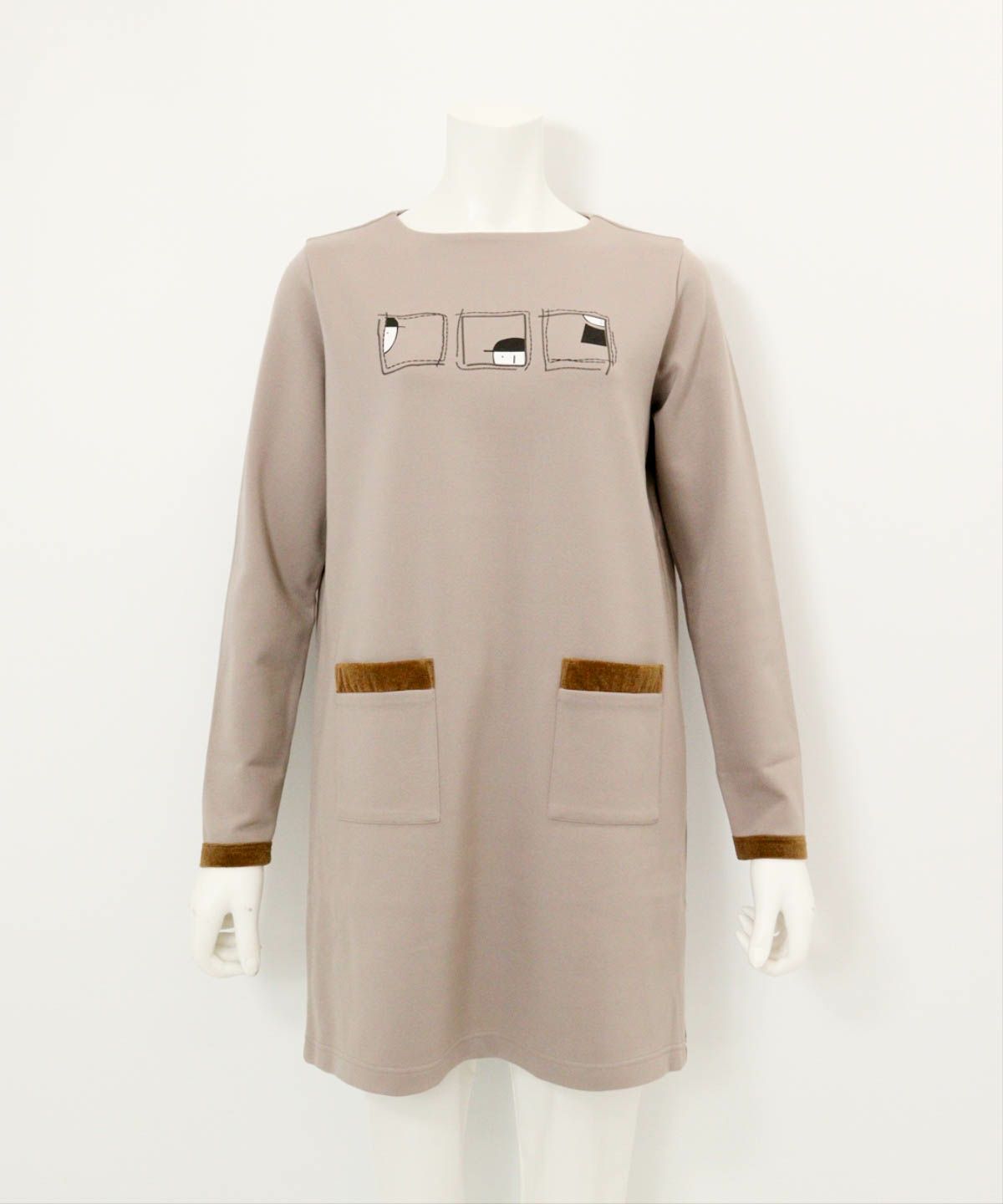 フロントポケット発熱チュニック（ベージュ）