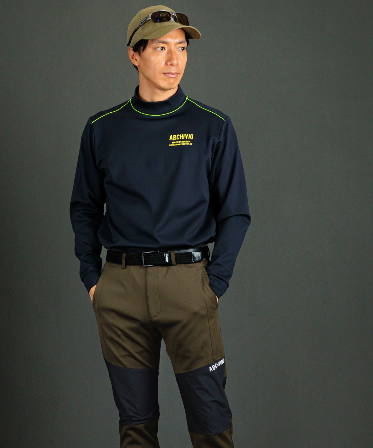 モデル着用画像（カーキ）