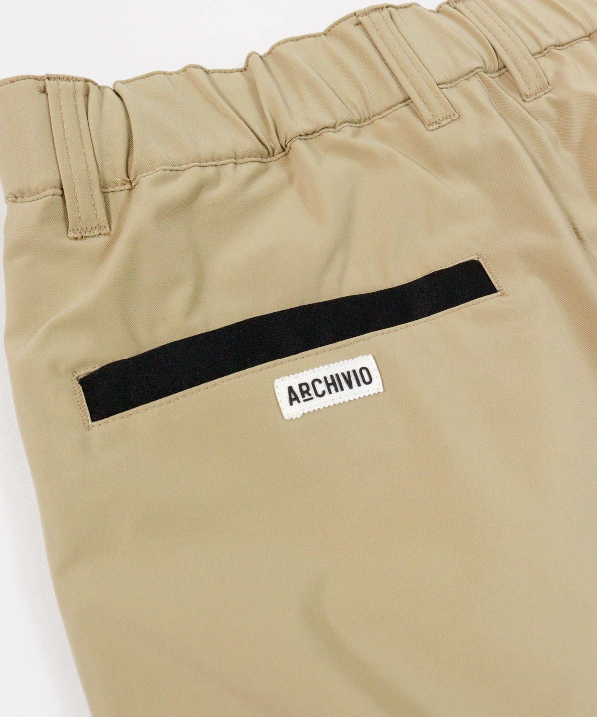 後ポケット部分（ベージュ）