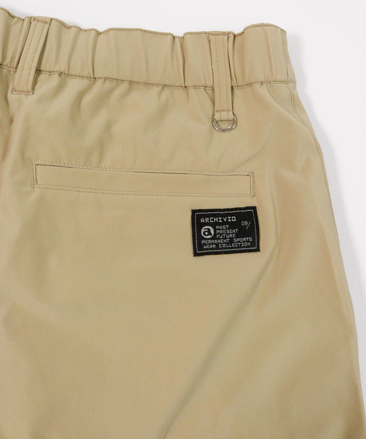 後ポケット部分（ベージュ）