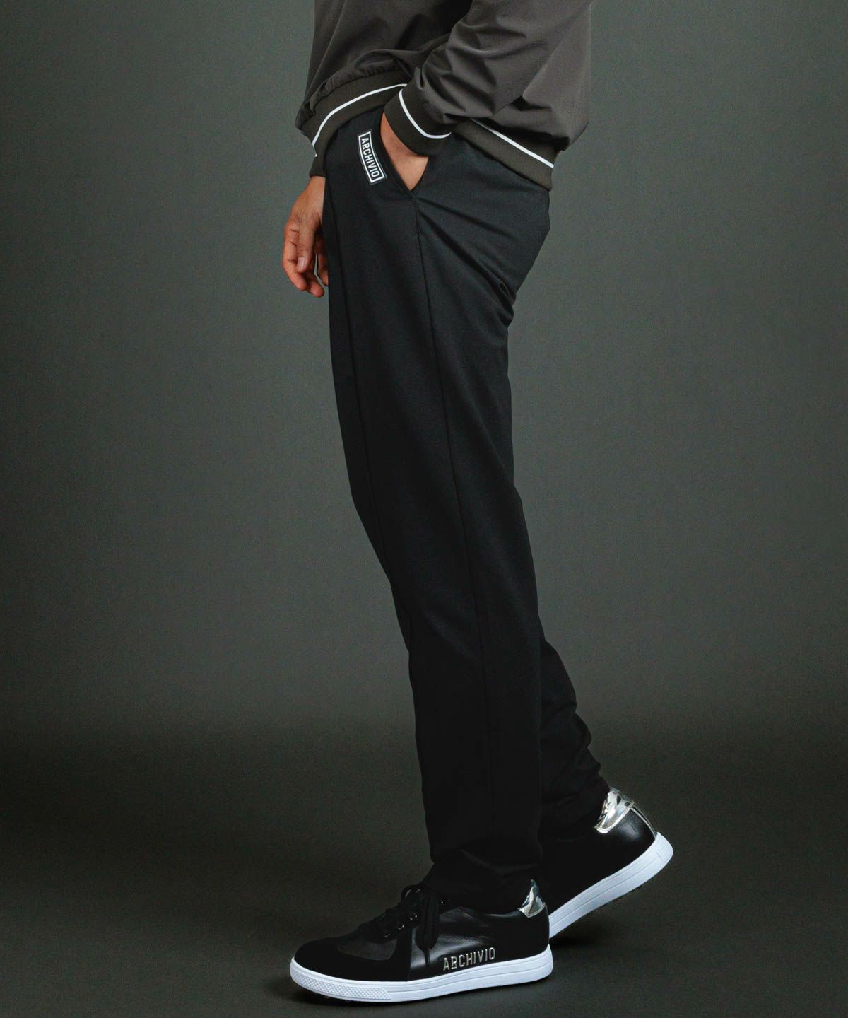 モデル着用画像（ブラック）