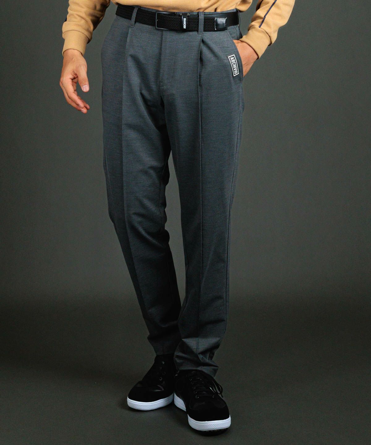 モデル着用画像（グレー）