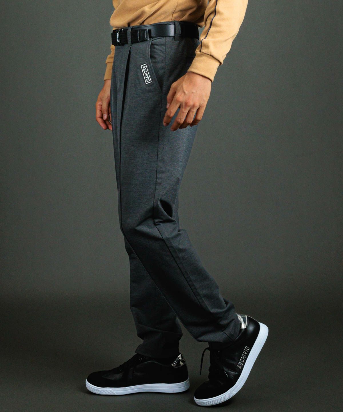 モデル着用画像（グレー）