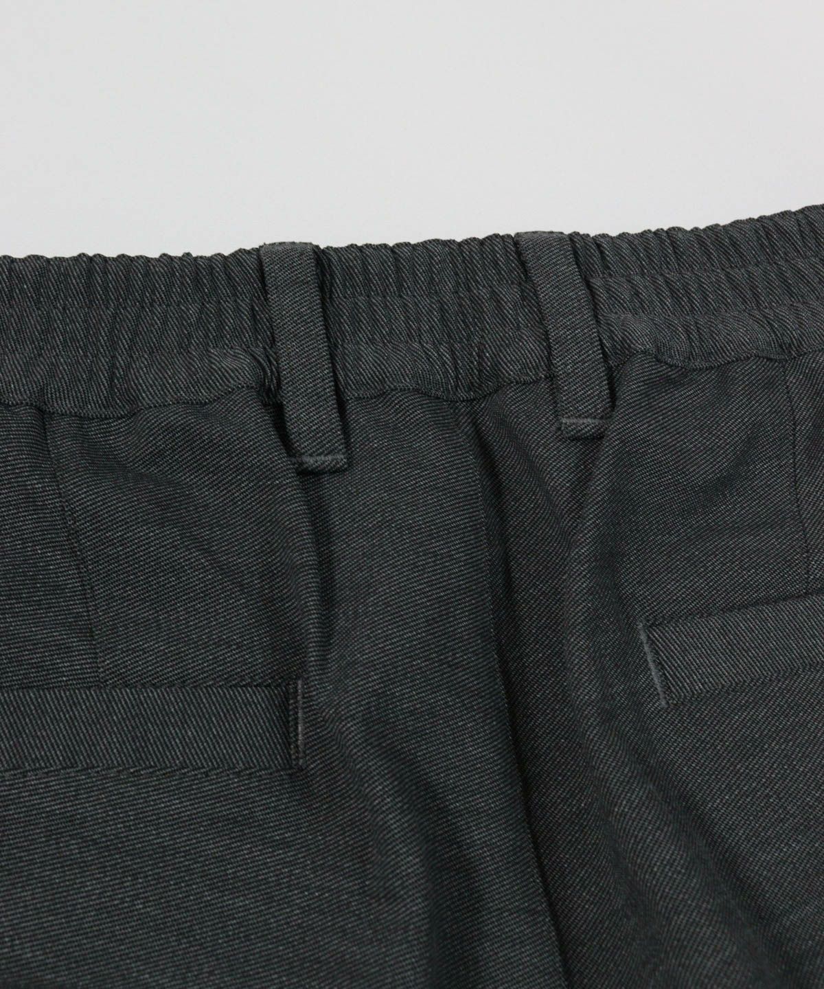 後ウエストゴム部分（グレー）