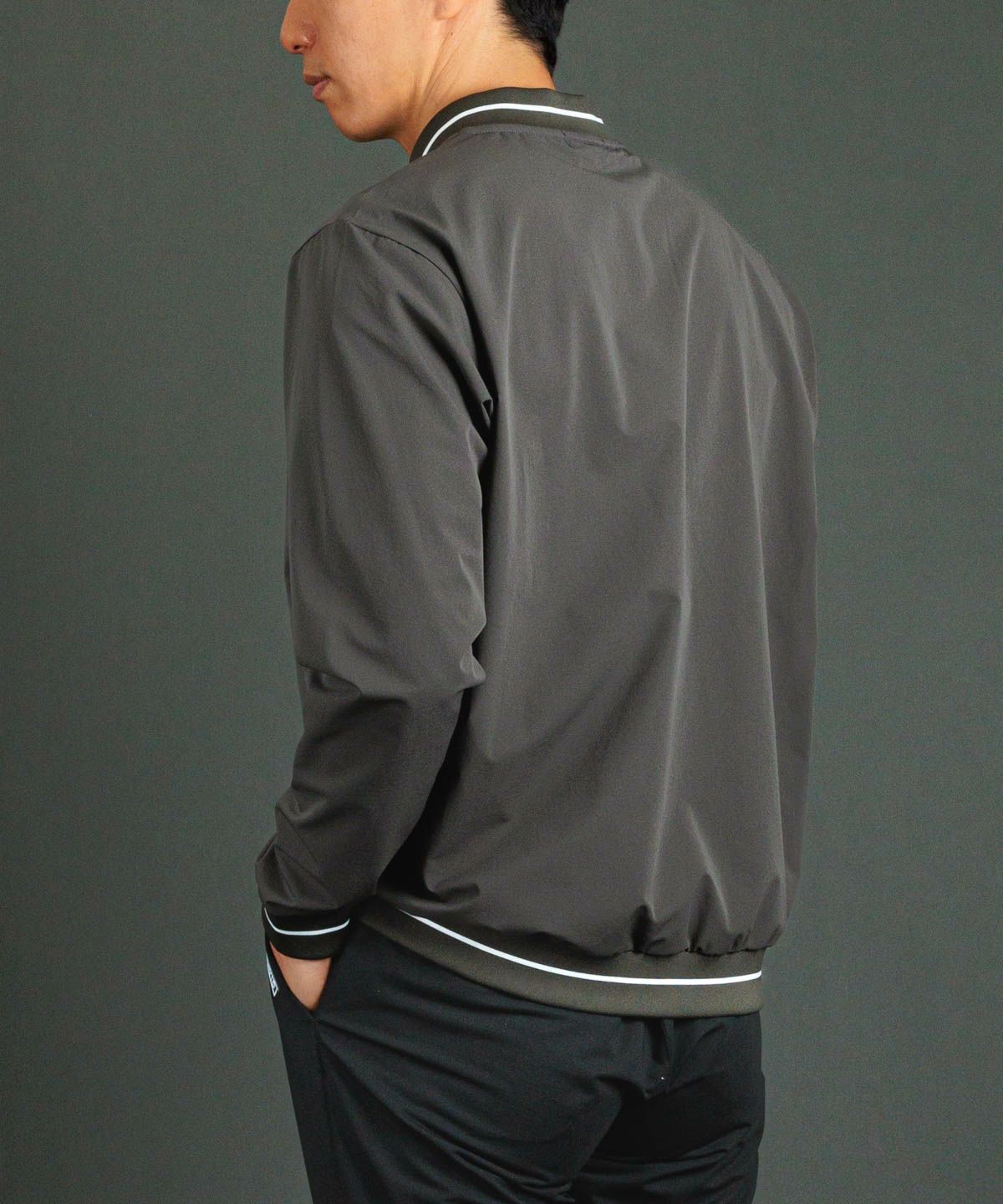 モデル着用画像（グレー）