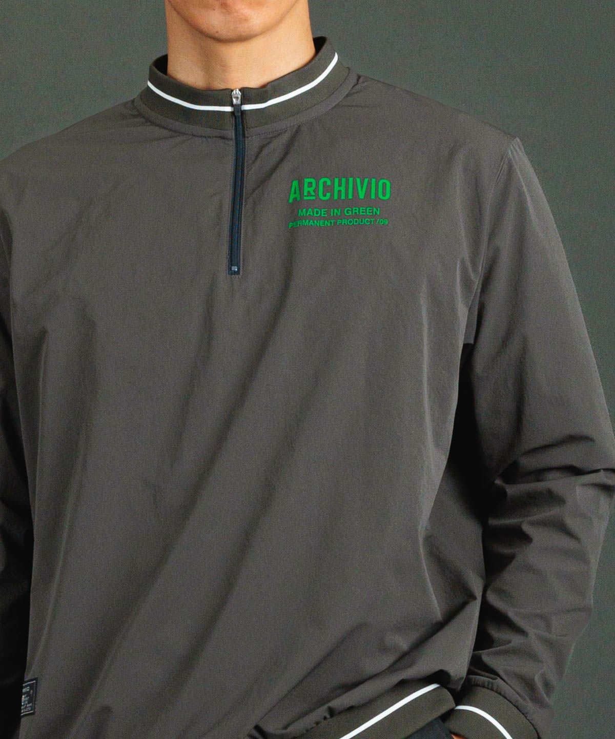 モデル着用画像（グレー）