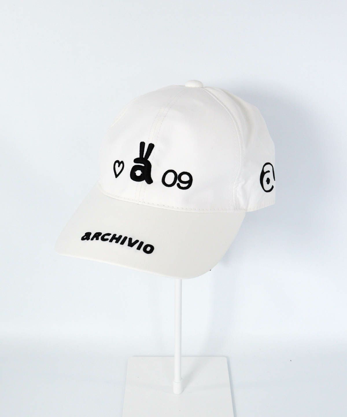 ウサロゴ刺繍撥水キャップ（ホワイト）