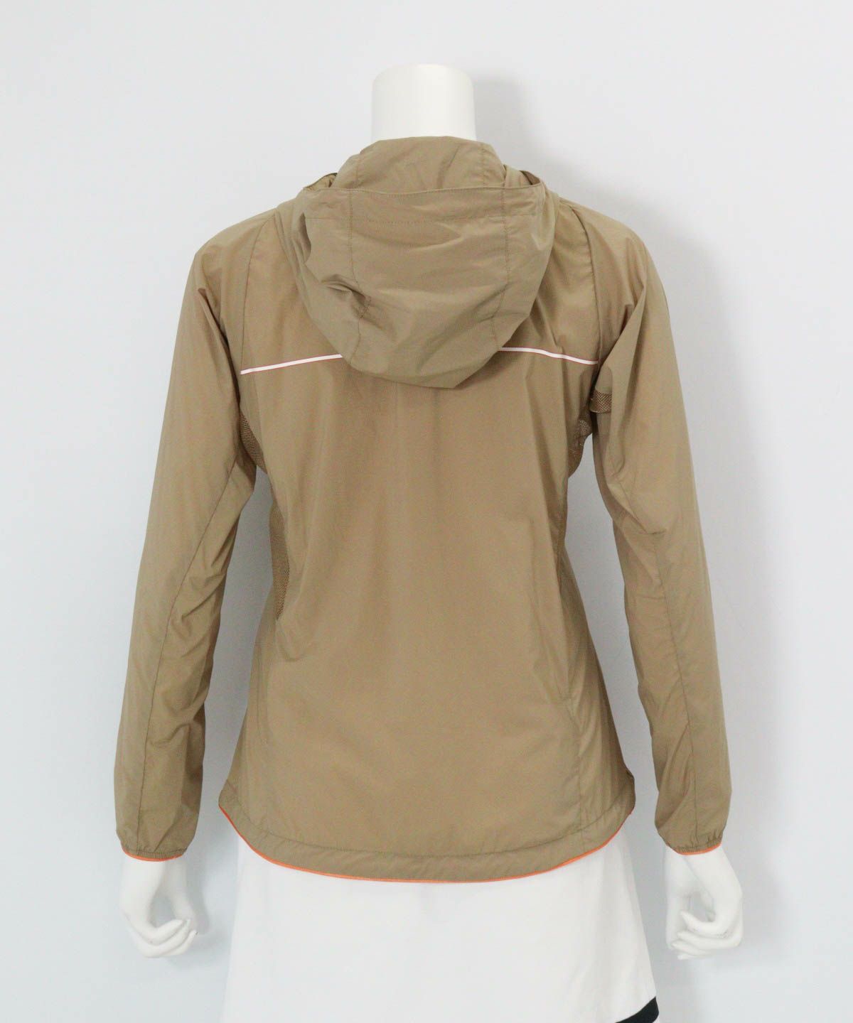 サイドメッシュナイロンブルゾン（キャメル）後ろ