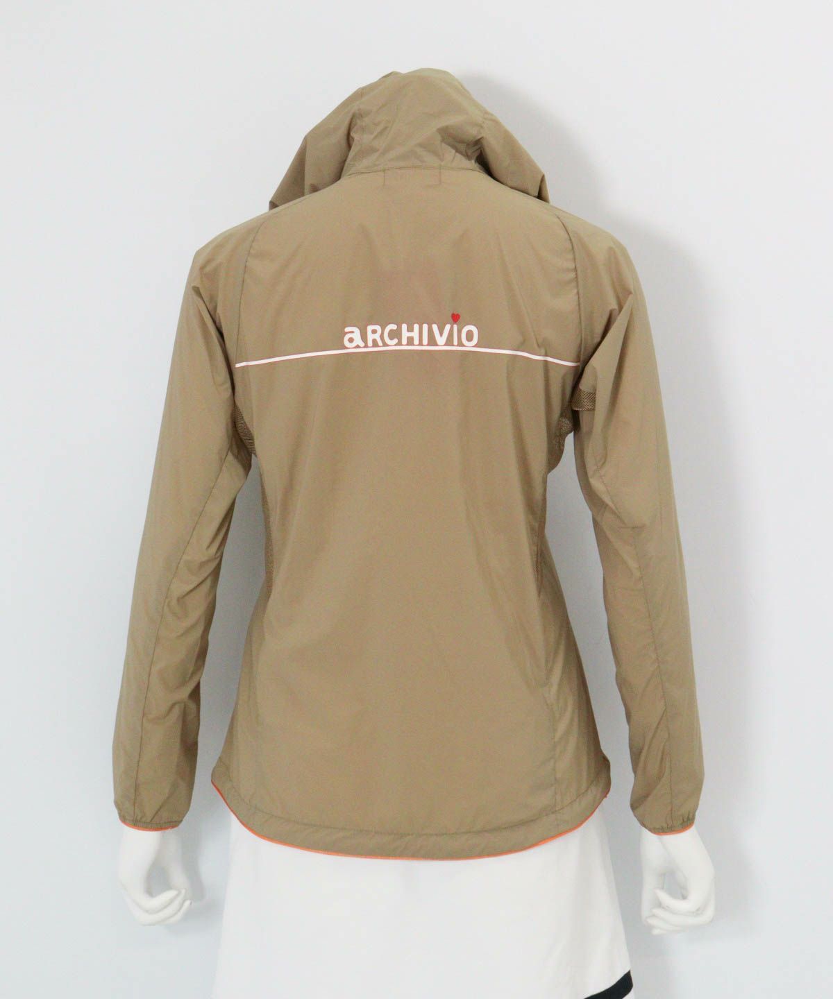 サイドメッシュナイロンブルゾン（キャメル）後ろ