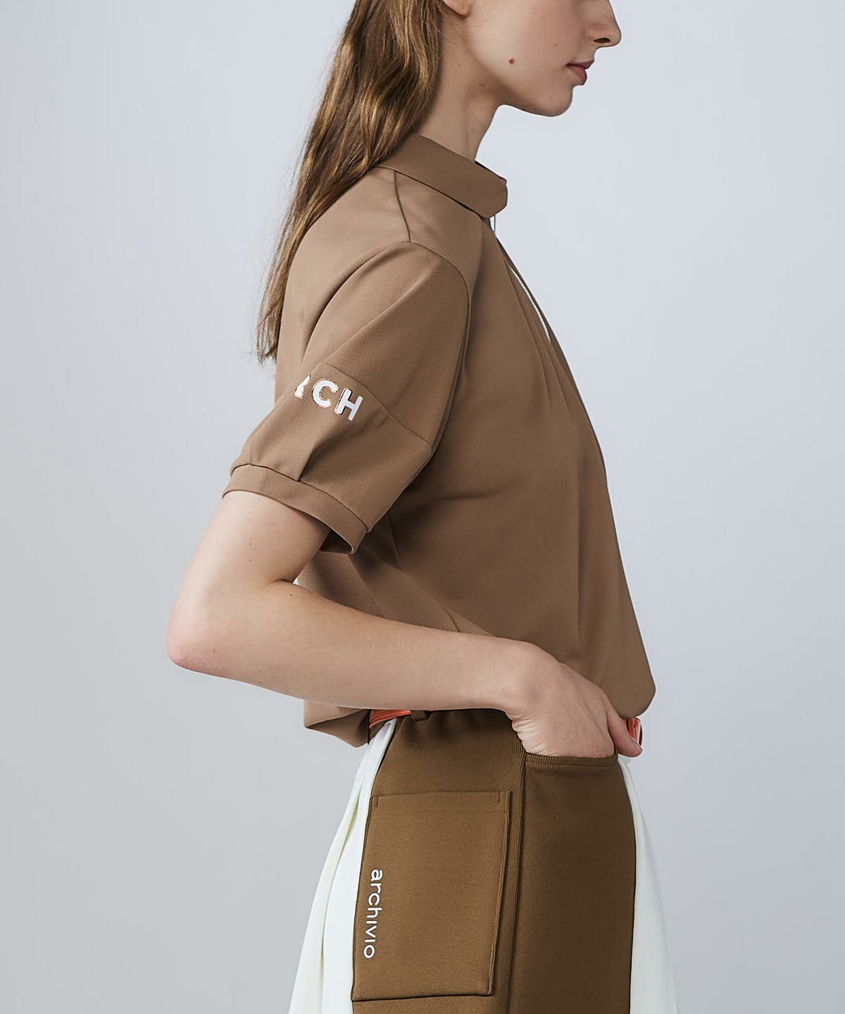 モデル着用画像（ブラウン）