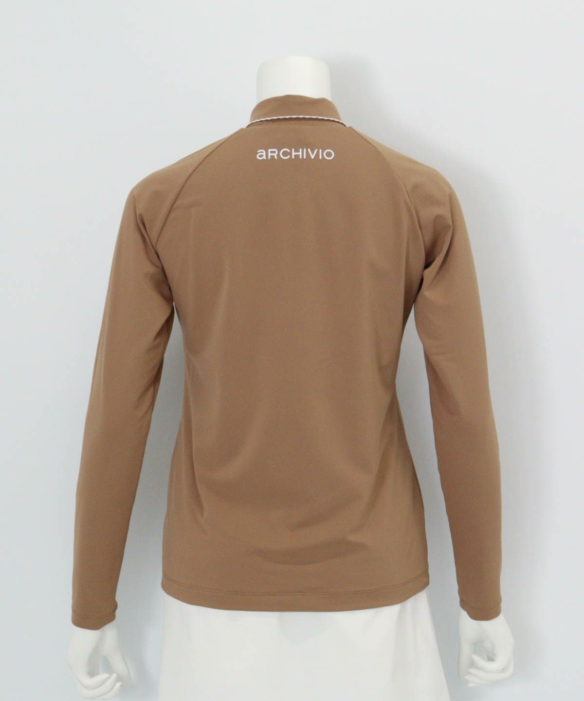 スカラップステッチUV速乾プルオーバー後（キャメル）