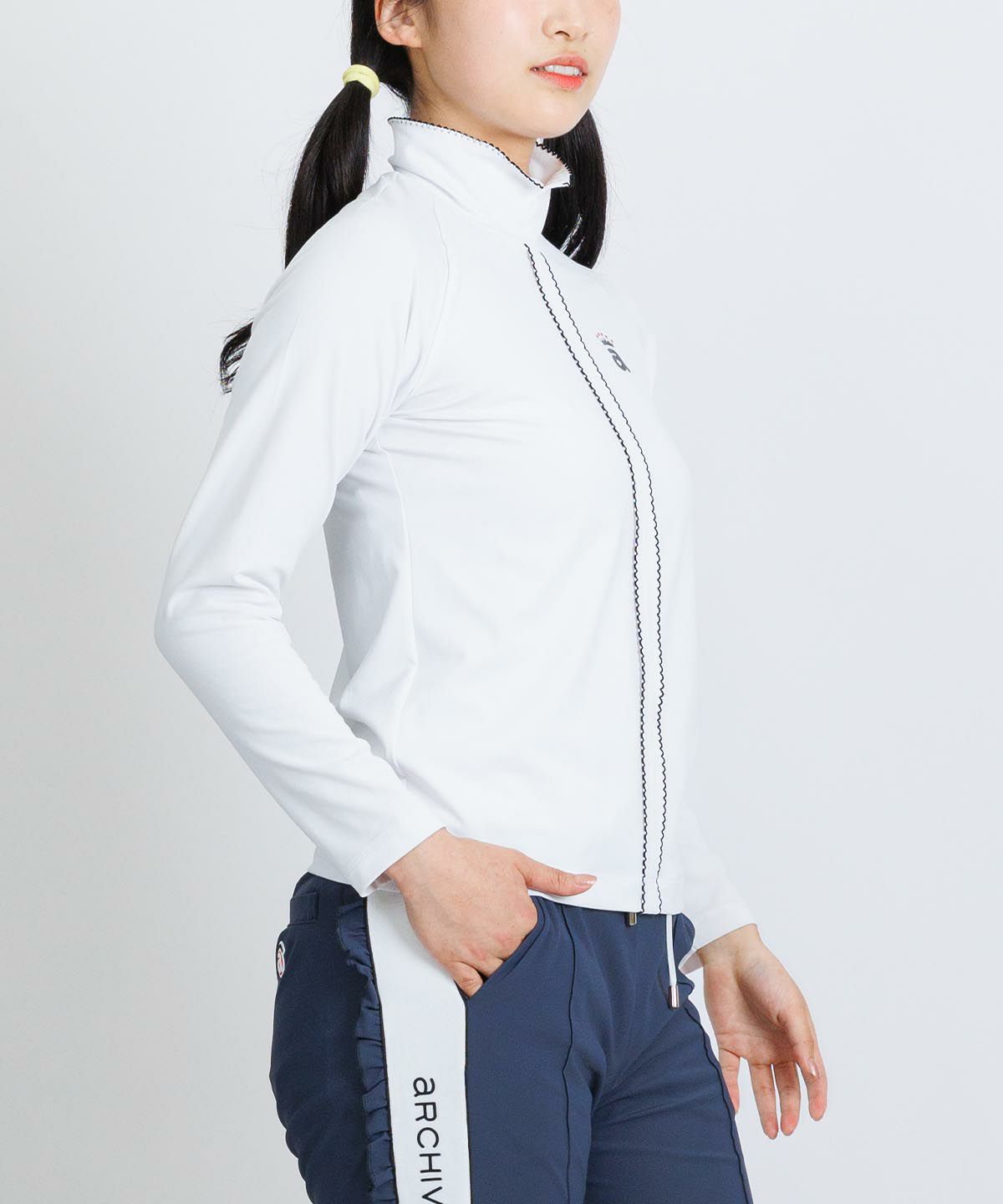 モデル着用画像（ホワイト×ブラック）