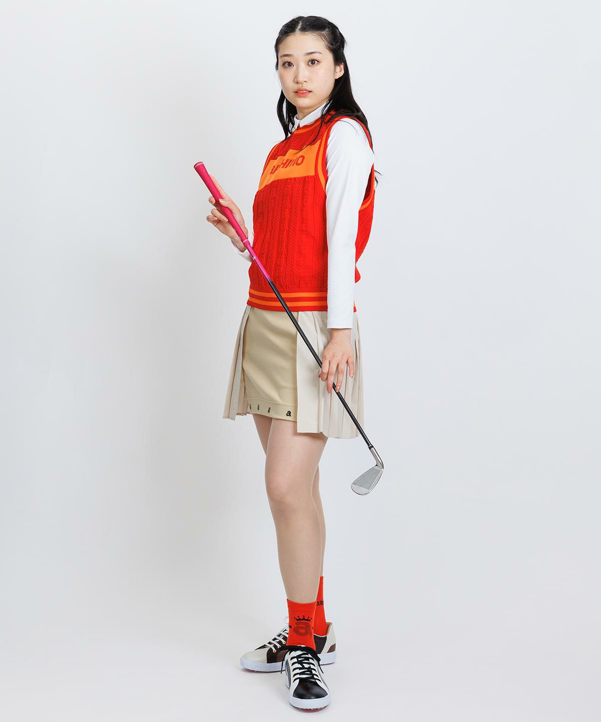 モデル着用画像（ホワイト×ベージュ）