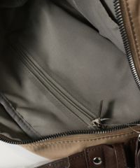 内側ファスナー部分（ベージュ）