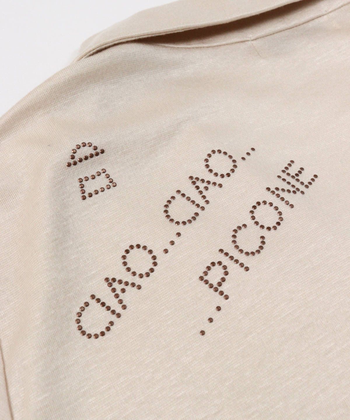 後ストーンの装飾部分（ベージュ）