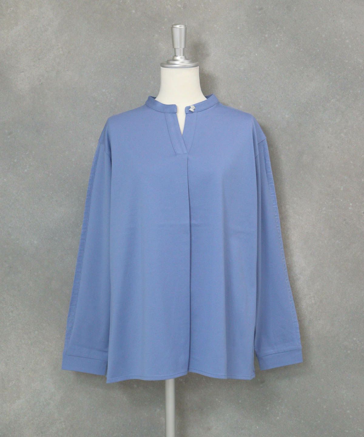 コットン混スキッパーブラウス(ライトブルー）