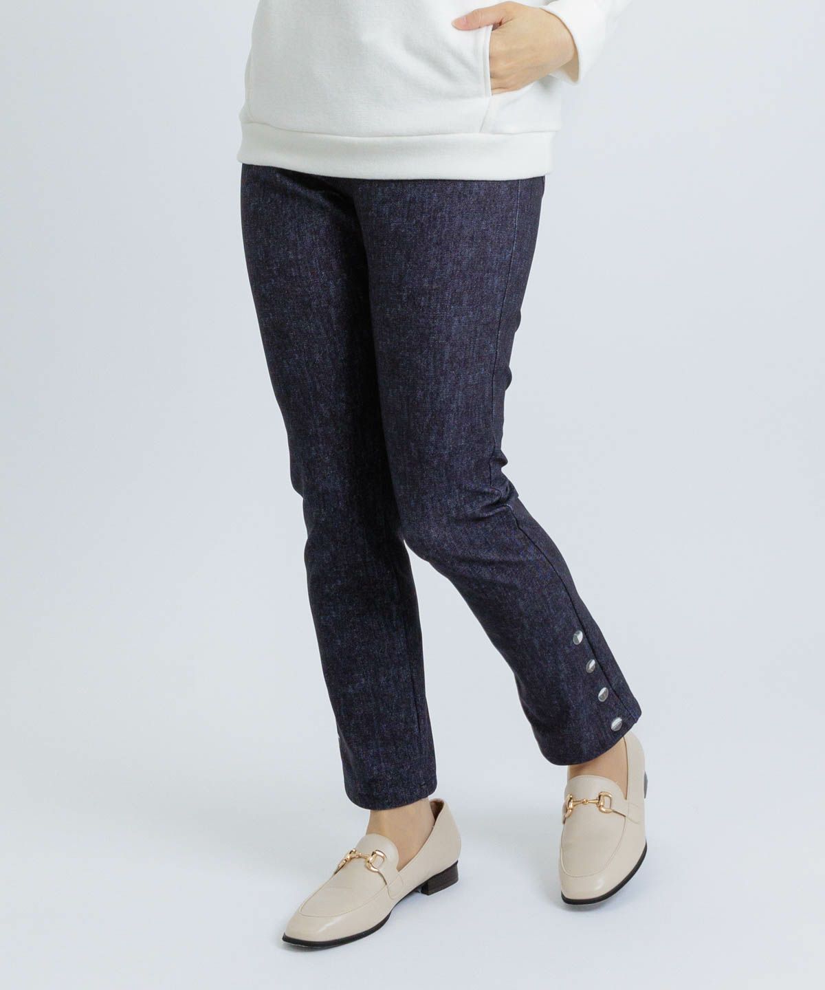 モデル着用画像（ネイビー）