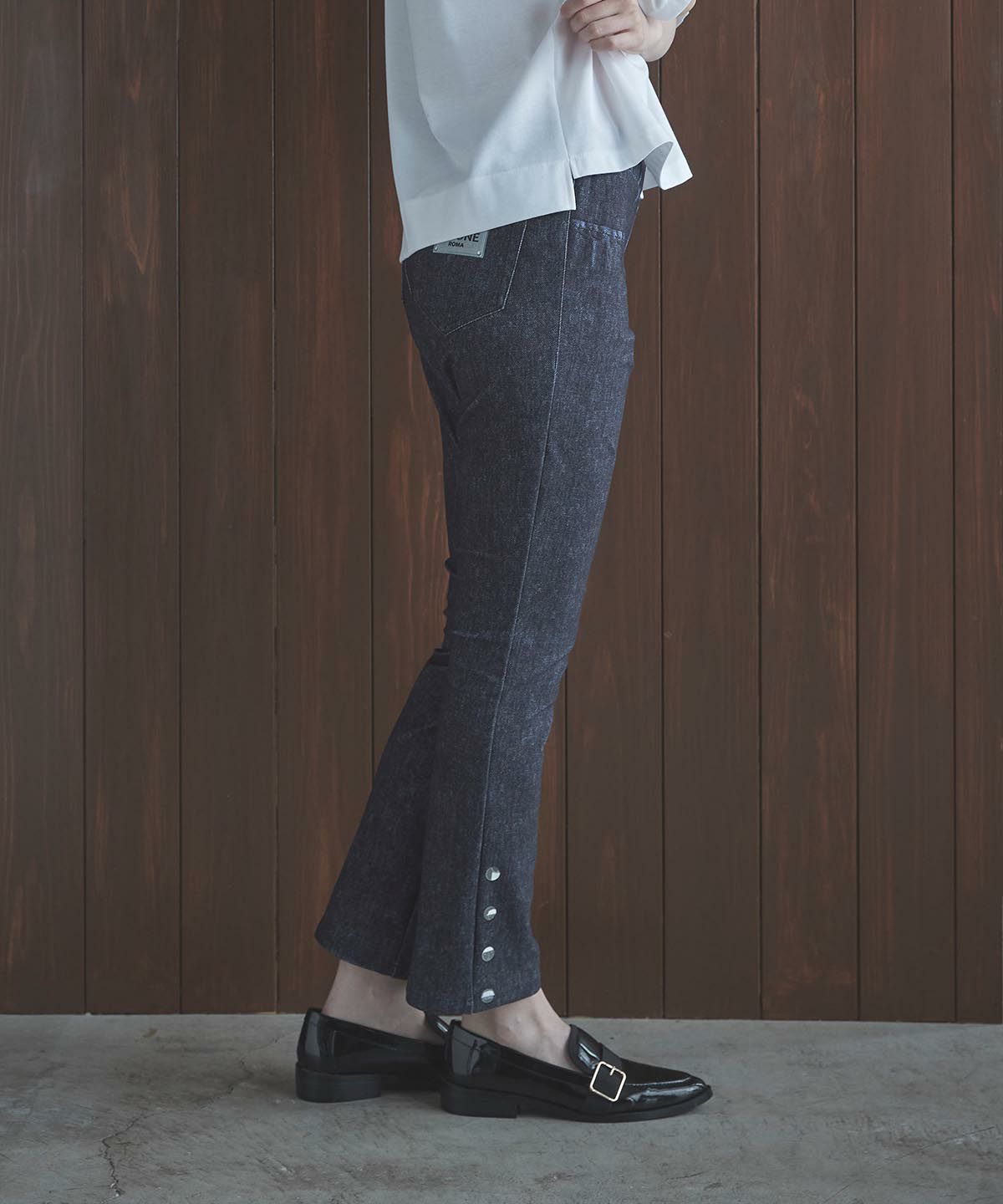 モデル着用画像（ネイビー）