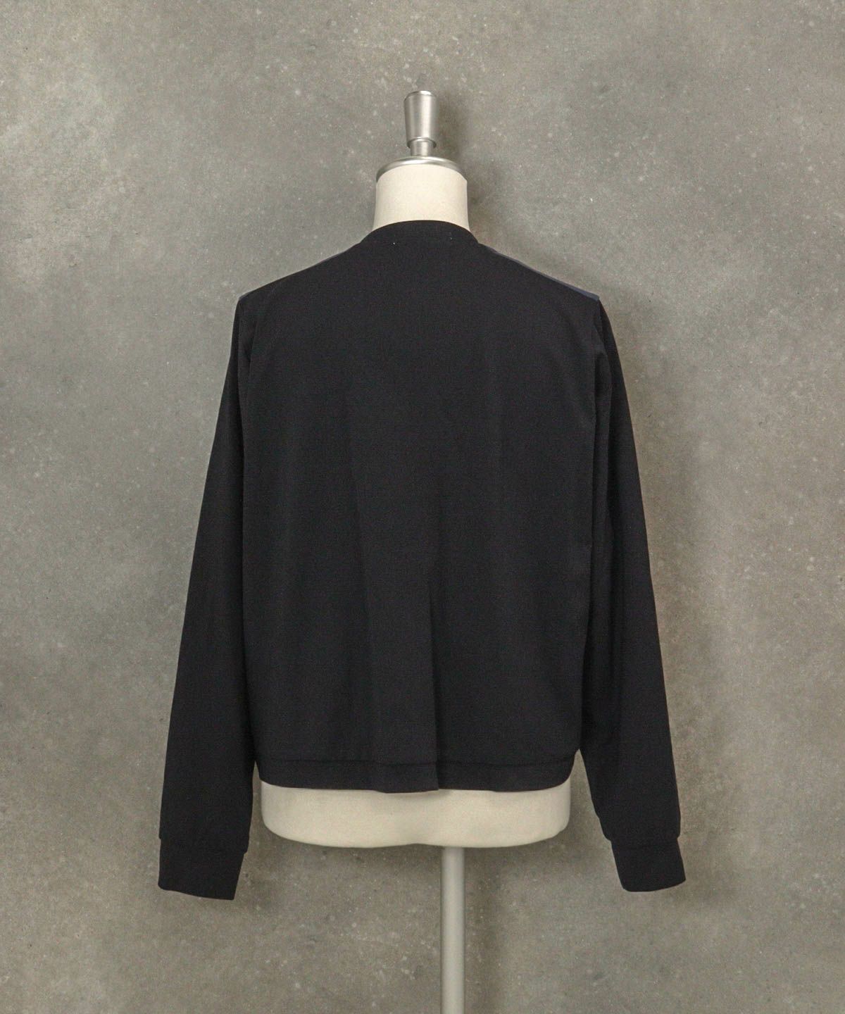 ベロア切替ポンチカーディガン後（ライトブルー）