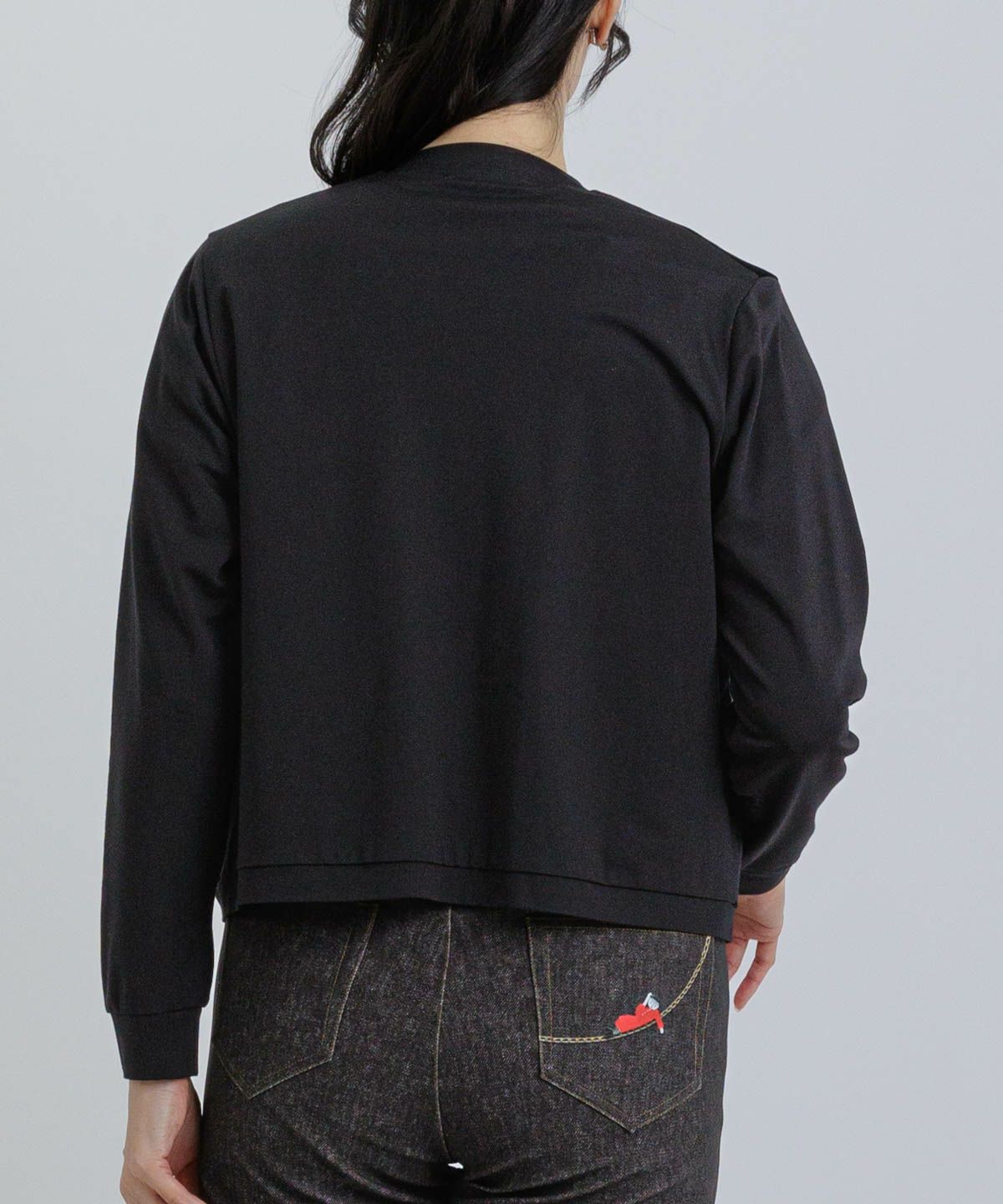 モデル着用画像（ブラック）