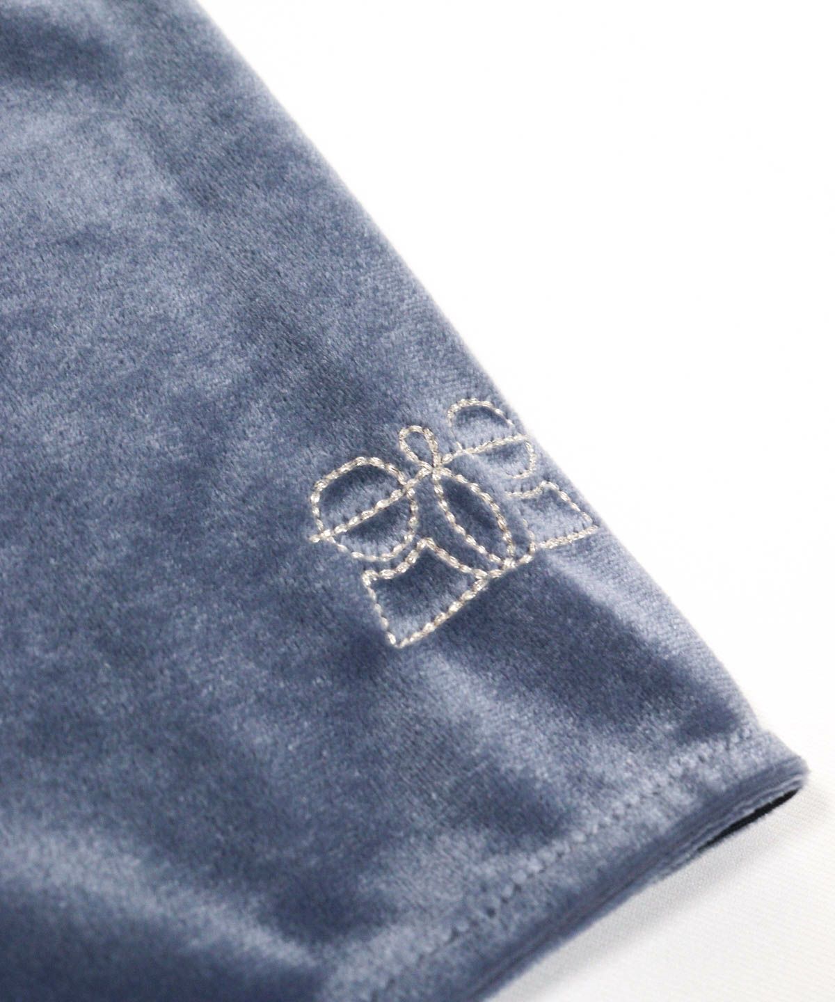 袖デザイン部分（ライトブルー）