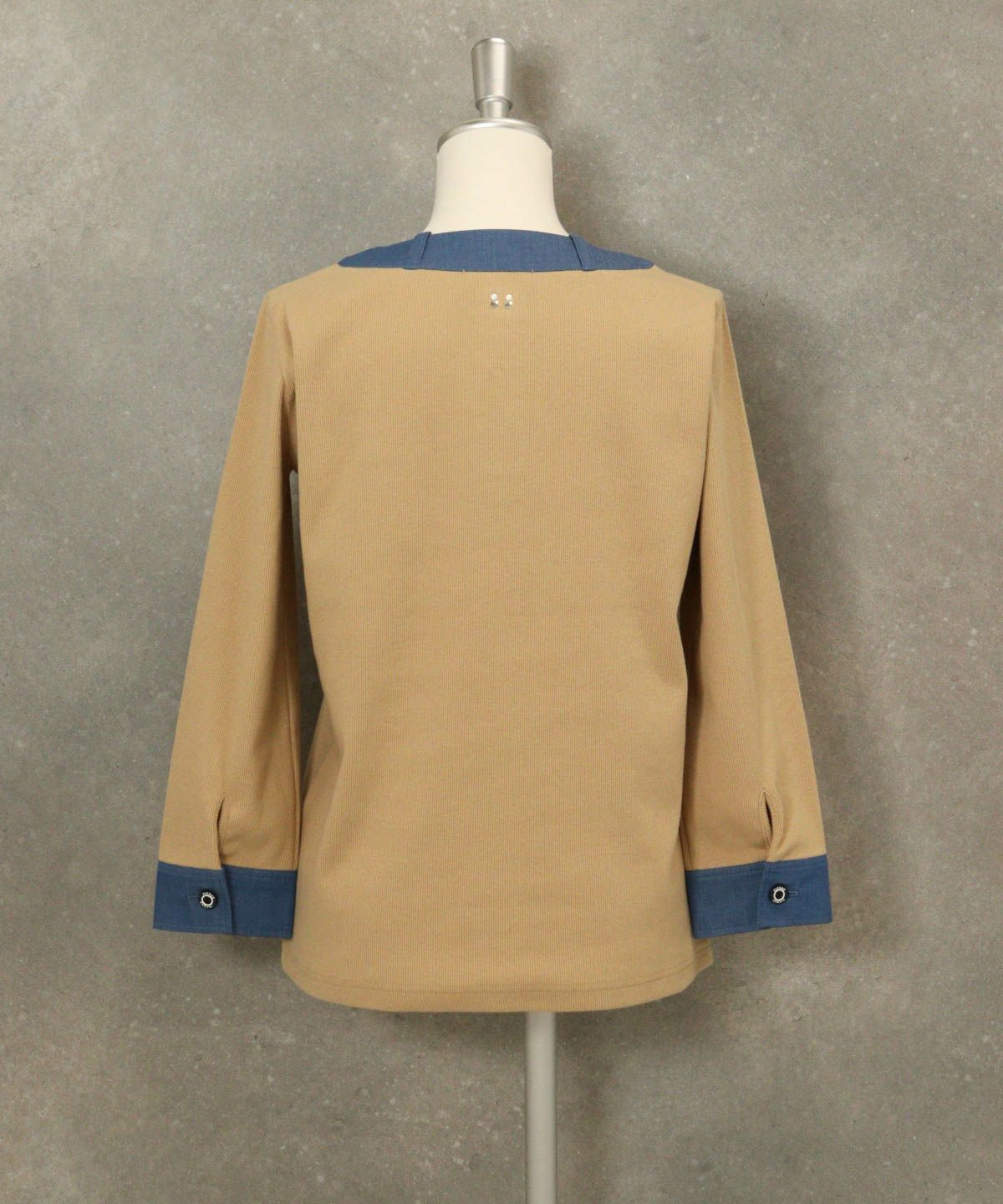 デニム切替リブプルオーバー後（ベージュ）