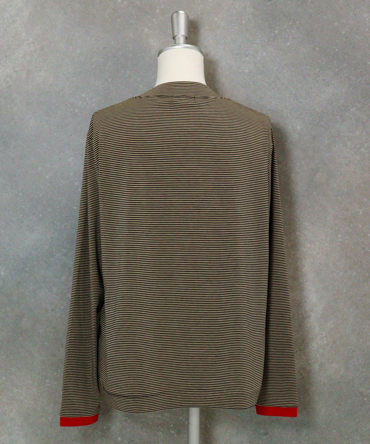 ビジュー付ボーダー発熱プルオーバー（ベージュ）後ろ