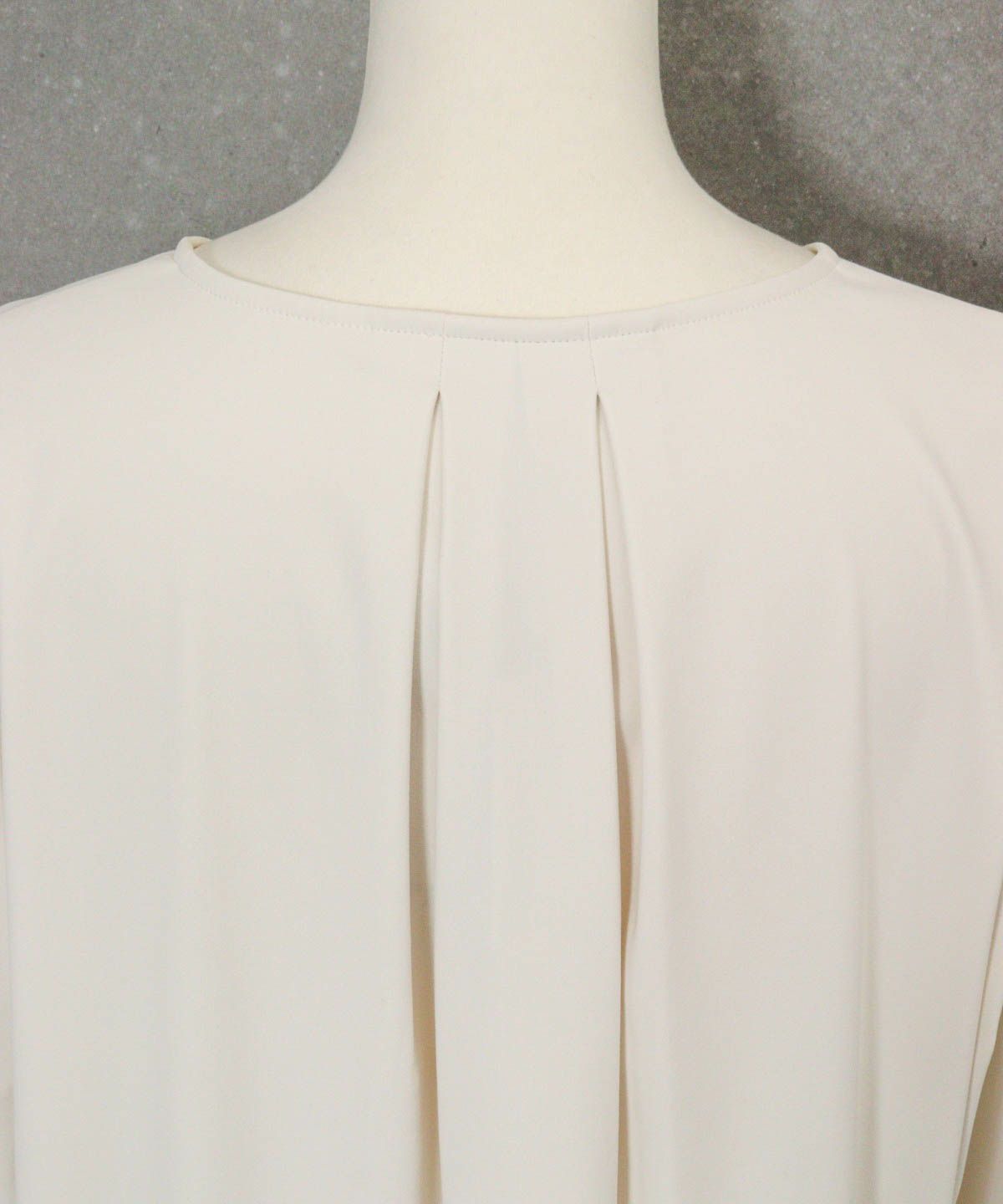 後タック部分（ベージュ）