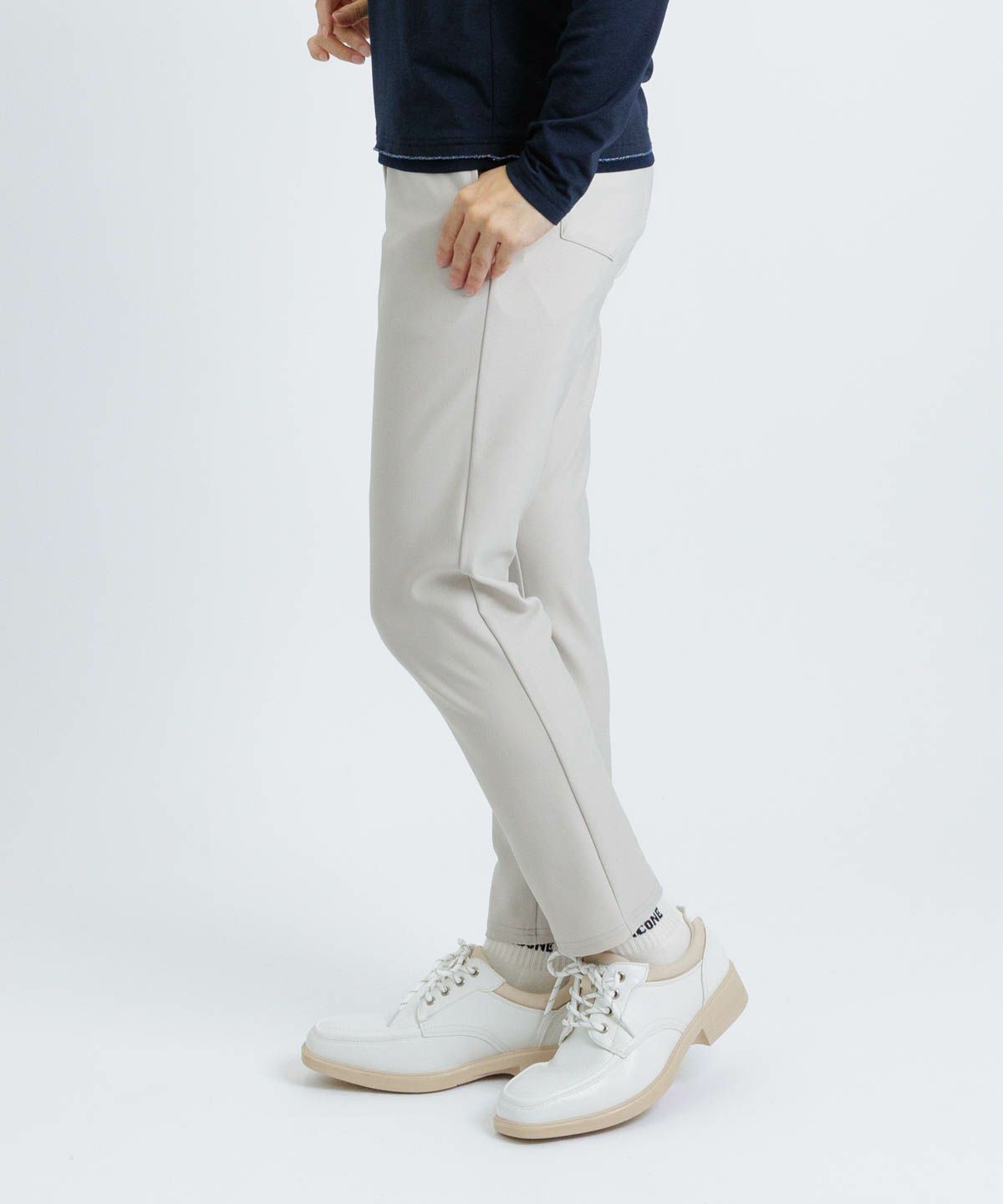 モデル着用画像（ベージュ）