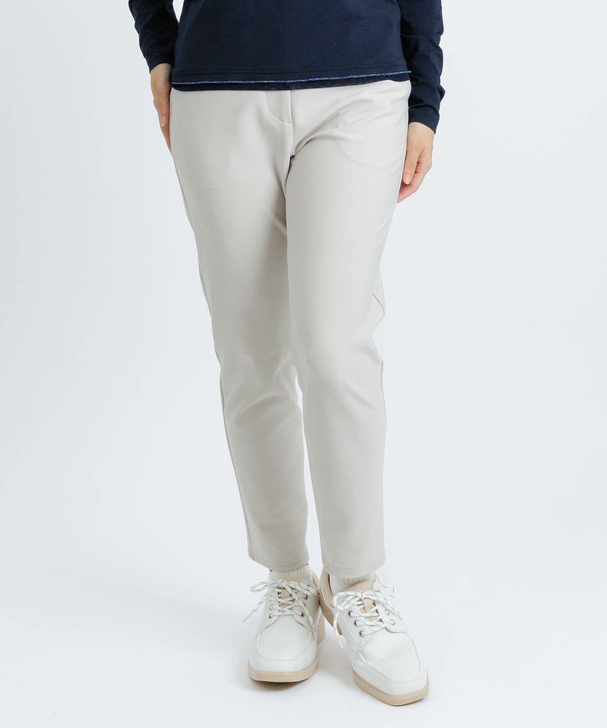 モデル着用画像（ベージュ）