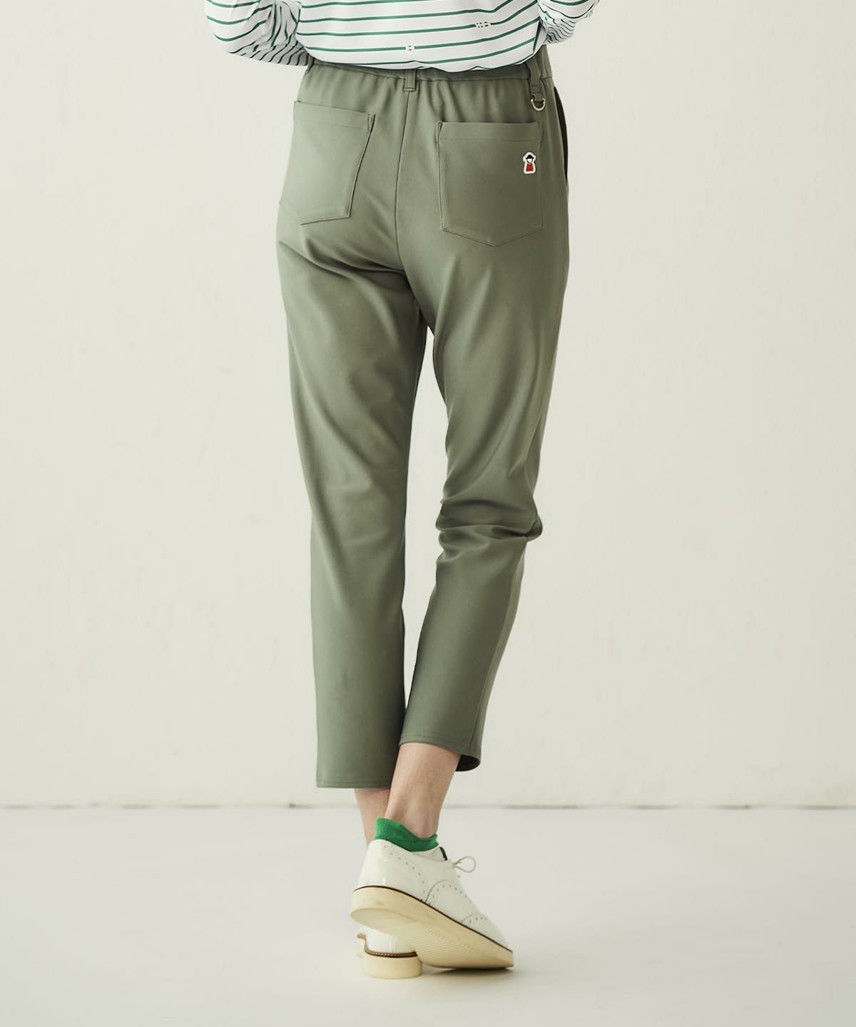 モデル着用画像（カーキ）