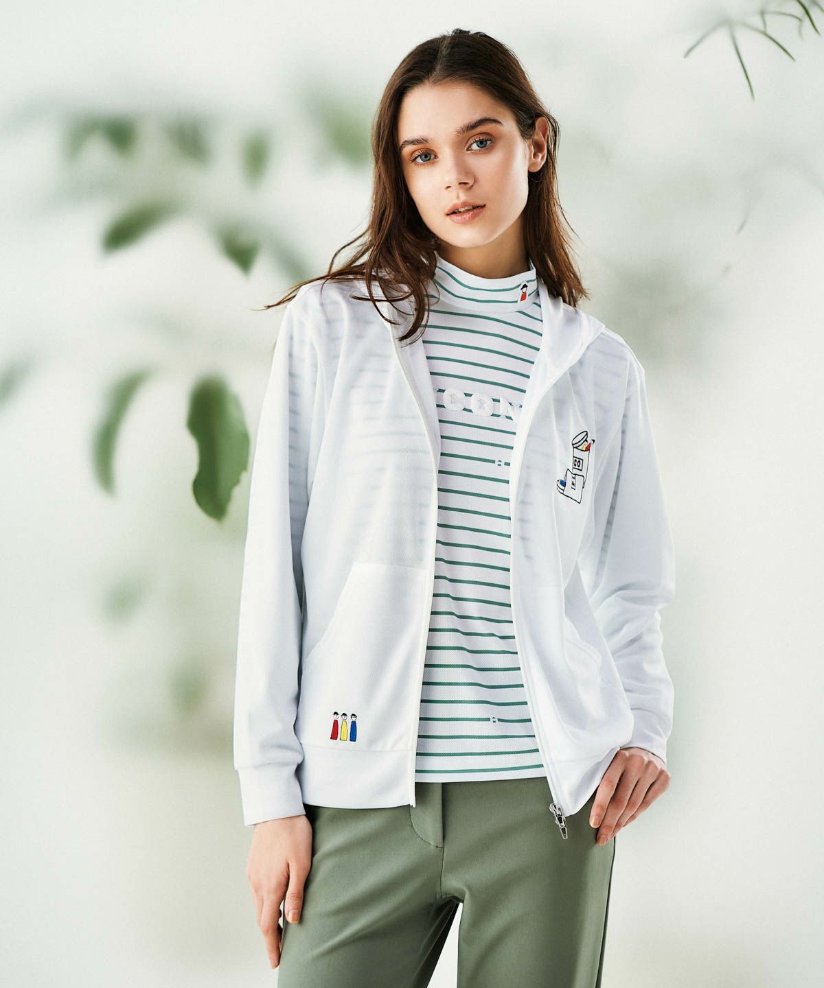 モデル着用画像（カーキ）