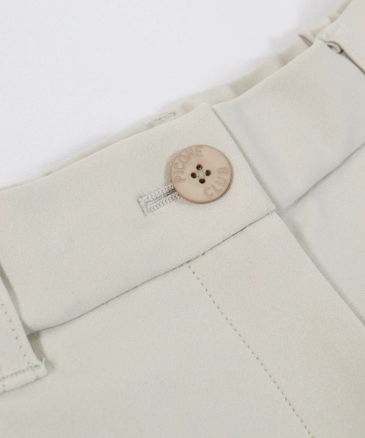 ウエストボタン部分（ベージュ）